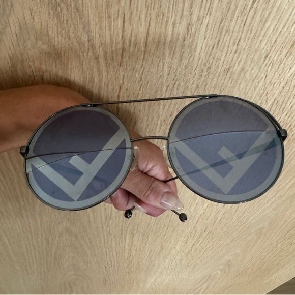 Authentic Fendi Logo Sunglasses round - Picture 3 of 12